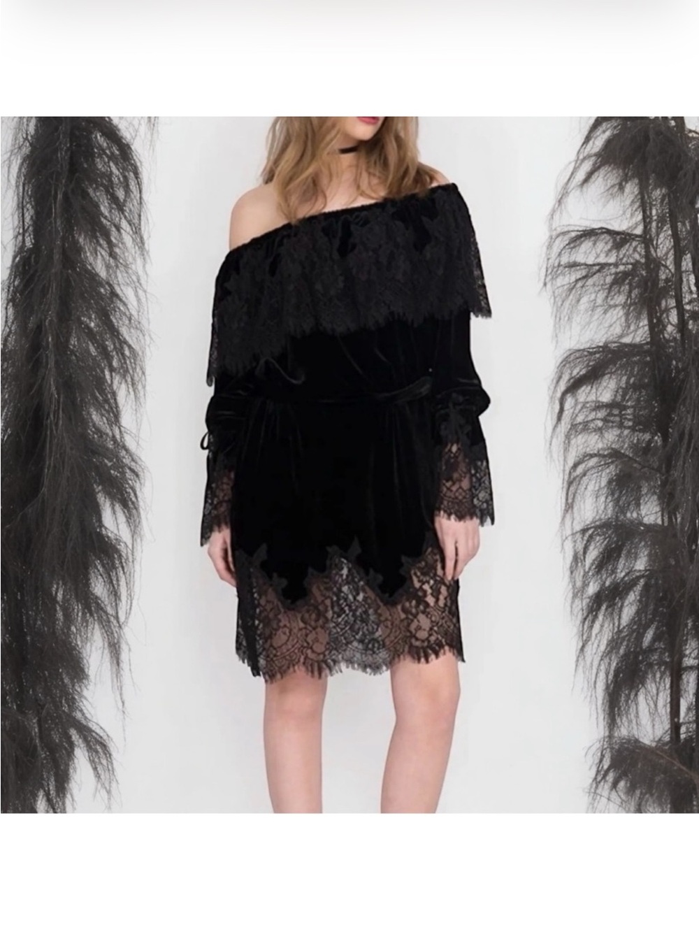 Gold Hawk Sophia Velvet Dress (Black) • $350 MSRP/Medium
NWT
$169 $350